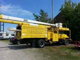 buket truck- side.webp