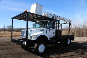 Altec-LRV55-2005-International-7300-Forestry-Truck-010877-1.webp