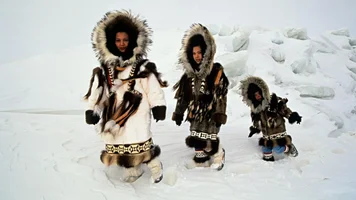 eskimo-clothes-made_c5acaac18e8725da.webp
