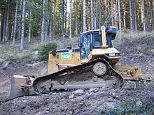 220px-Bulldozer_CAT_D6M_XL_8705.webp