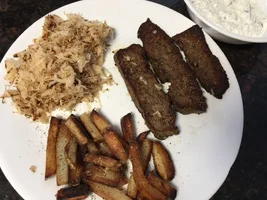 191215 Gyro lamb loaf w sauerkraut + potatoes -IMG_0403 (002).webp