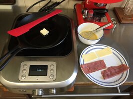 230426 Omelet prep -IMG_1044.JPG