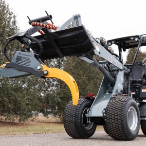 Giant G2200HD+ Sporting a matching TNAttachments HD Mini Grapple