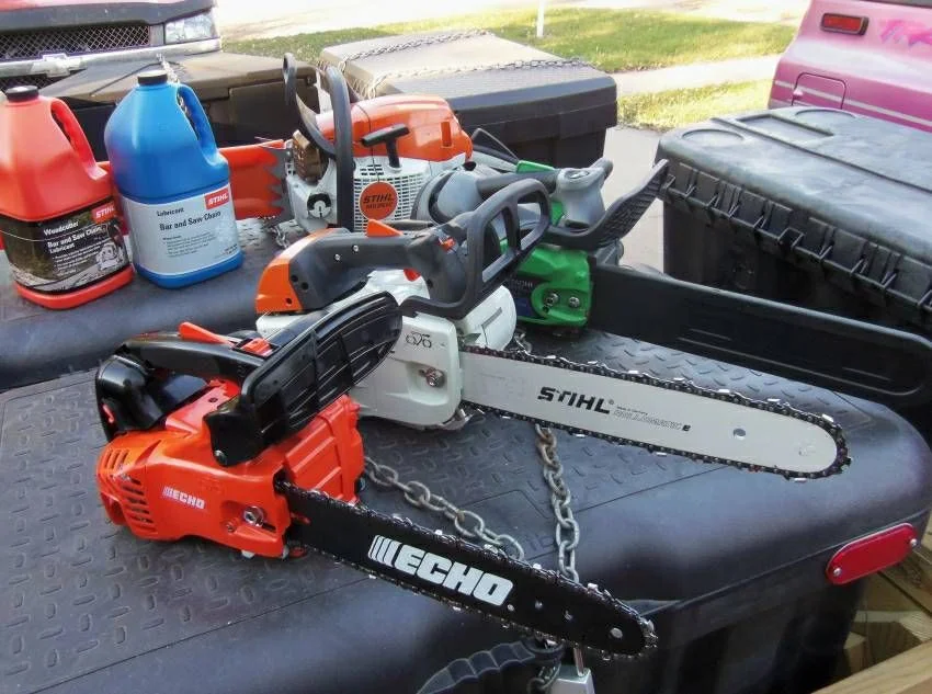 Echo CS-271T in foreground.